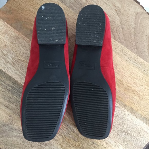 Jasmin Flex Red Suede Gold Hardware Penny Loafer Size 8M - Picture 8 of 9